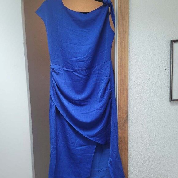 Luxe asymmetrical hem tulip sleeve satin midi dress - Picture 12 of 13